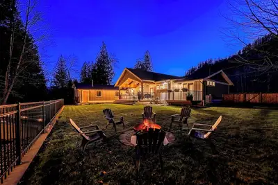 Image de \nEscape to The Antler House, a spacious rural retreat!