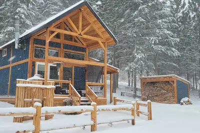 Image de Cozy Cabin: country style living. \nHot tub and sauna available
