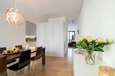 Image de Luxury Apartment. Great Location. High Speed Wi-Fi