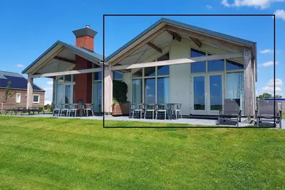 Image de Stay in our attached Anchor 8 bungalow with panoramic views.