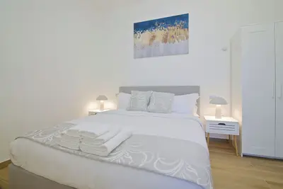 Image de New Renovated Apartment Above Metro A -Lucio Sestio-
