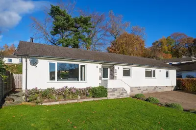 Image de Number 5 -  4-Bed Bungalow with Parking & Garden