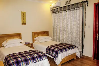 Image de Little Home is situated in Bondeni City, Just 0. 8km from the Morombo bypass.