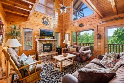 Image de Resort Cabin w/Hot Tub + Firepit + Game Room*Community Pool