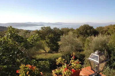 Image de Romantic located vacation flat above the Trasimeno Lake