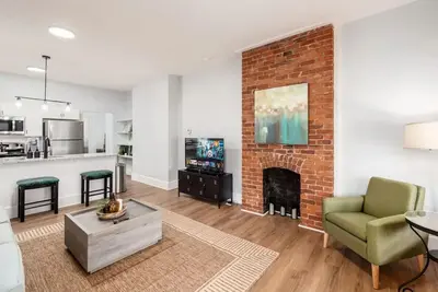 Image de Olde Towne Jewel - 455 South 22nd Street