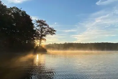 Image de Water's Edge  Private Dock Kayak, Swim & Fish