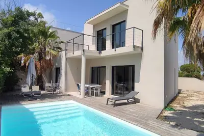 Image de Villa moderne près à 3 km de la plage