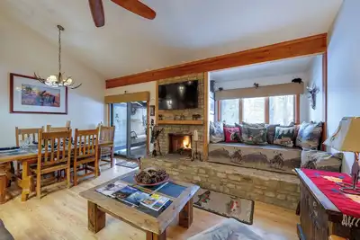 Image de Close to the National Parks and Ski Resorts. 11 miles from Jackson Hole.