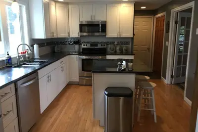 Entire 3 Bedroom House with Large Fenced in Backyard and Hot Tub