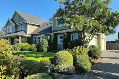 Image de Spacious Family Home with In Ground Pool  in the Cowichan Valley