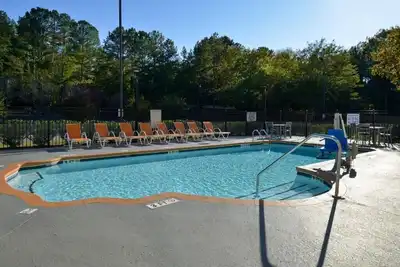 Image de Affordable Retreat near Clemson University with Pool and Free Breakfast