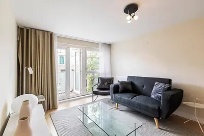 Image de Appartement ensoleillé de Belgravia avec balcon