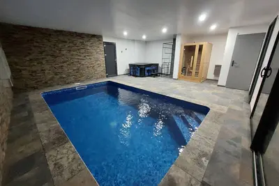 Image de Gite 5 étoiles piscine privée chauffée toute l'année, jacuzzi et sauna pour 2