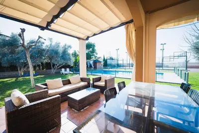 Image de Seville Luxury Villa with Pool, Padel Court, Pet-Friendly and Group-Friendly