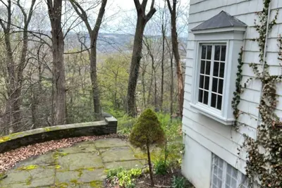 Image de Walk to Cornell University Campus with Lake Views & Dead end street- 5 bedrooms
