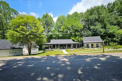 Image de Life's Good Retreat!