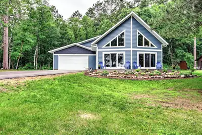 Image de Relaxing Custom Built Lakefront Retreat with Private Dock!