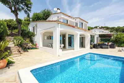 Image de Villa 'Bouganvilla' avec vue sur la mer, Wi-Fi et climatisation