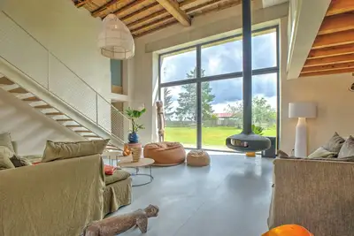 Image de Maison de campagne 'Le Domaine De La Férédie' avec piscine privée, Wi-Fi et climatisation