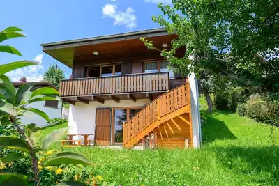Image de Appartement 'Chalet Sol La Mi' avec vue montagne, terrasse privée et jardin privé