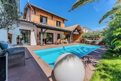 Image de Villa avec piscine et jardin à La Teste-de-Buch