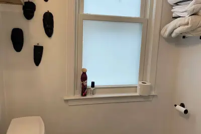 Image de Bungalow with 3 bedrooms 2 bath in quiet tree lined neighborhood