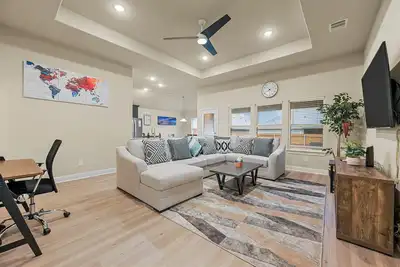 Image de Entire Home in Denton, Texas. Centrally Located! Luxurious Home Away from Home!