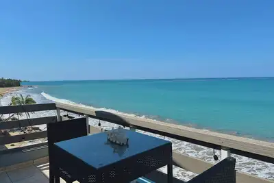 Image de Penthouse with\nprivate roof top ocean view.