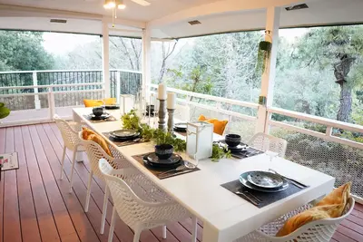 Image de Experience Luxury: 3000 Sq. Ft. Retreat with Private Dog Park near Yosemite!
