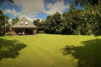 Image de Secluded Holiday Home by the Sea \"De Zuidwester\"