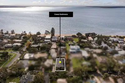 Image de Close to beach, quiet neigbourhood. close to town shops & restaurants