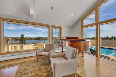 Image de Tranquil Waters Estate! w/ Pool!