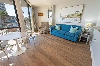 Image de New, Beautiful Decor, Meridian Plaza, Pools, Nice!