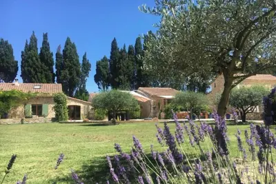 Image de Jolie Maison en Provence au milieu des oliviers. Avec piscine chauffée