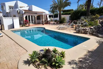 Image de Tranquila Villa en Jávea con Piscina Privada