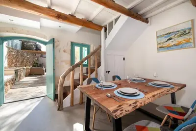Image de The Eros House - a renovated village house close to the beach
