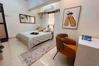 Spacious Modern Studio in Bandra West\n