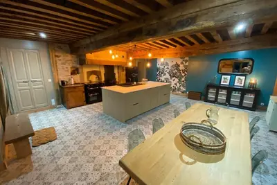 Image de Maison de campagne avec Spa en pleine nature, idéale pour les familles!