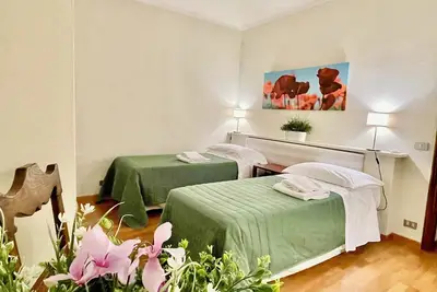 Image de Suite by Dante-Centro Storico-Uffizi-Duomo