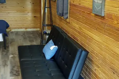 Image de The knotty pine cabin, Tiny House