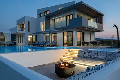 Exclusive Crete Villa | 4 Bedrooms | Villa Blue | Lavish Interiors | Infinity Pool | Incredible Sea Views | Terrace with Bbq | Gym | Rethymno