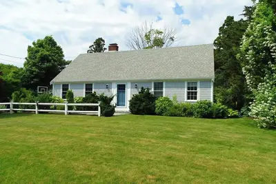 Image de Walk To Surf Dr. Beach + Downtown Falmouth!