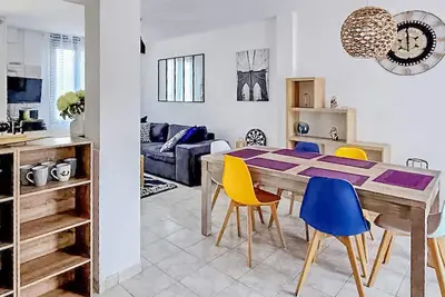 Image de Maison confortable de 3 chambres à.