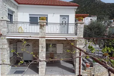 Image de Quaint Village Getaway - Mountain & Ocean Views