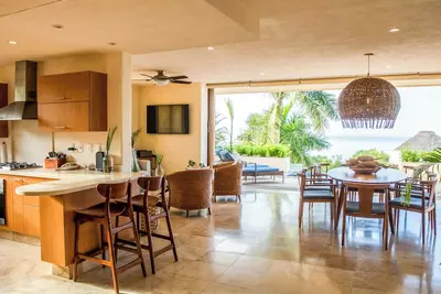 Image de Ocean View, Private Pool Condo, beach walk, 4 bedrooms excellent for families.