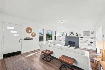 Image de Stunning Home in North Tacoma