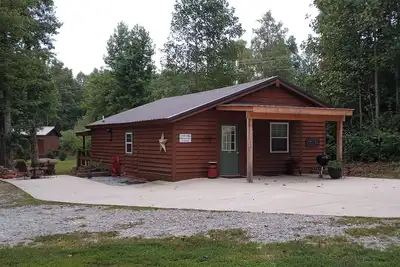 Image de Creek side mtn cabin Near hiking, waterfalls, lakes& golf. Pets/ dogs 25lb less