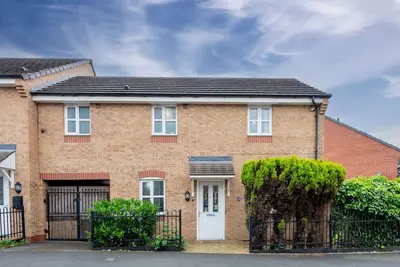 Charming 3-Bedroom Home minutes away from Etihad Stadium and Co-op Live Arena.