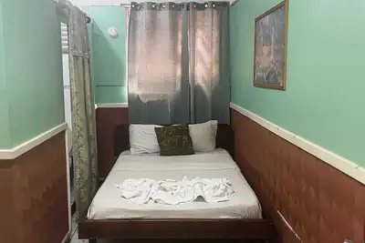 Image de Symes Zee - Bar, Resturant, Rooftop Views.